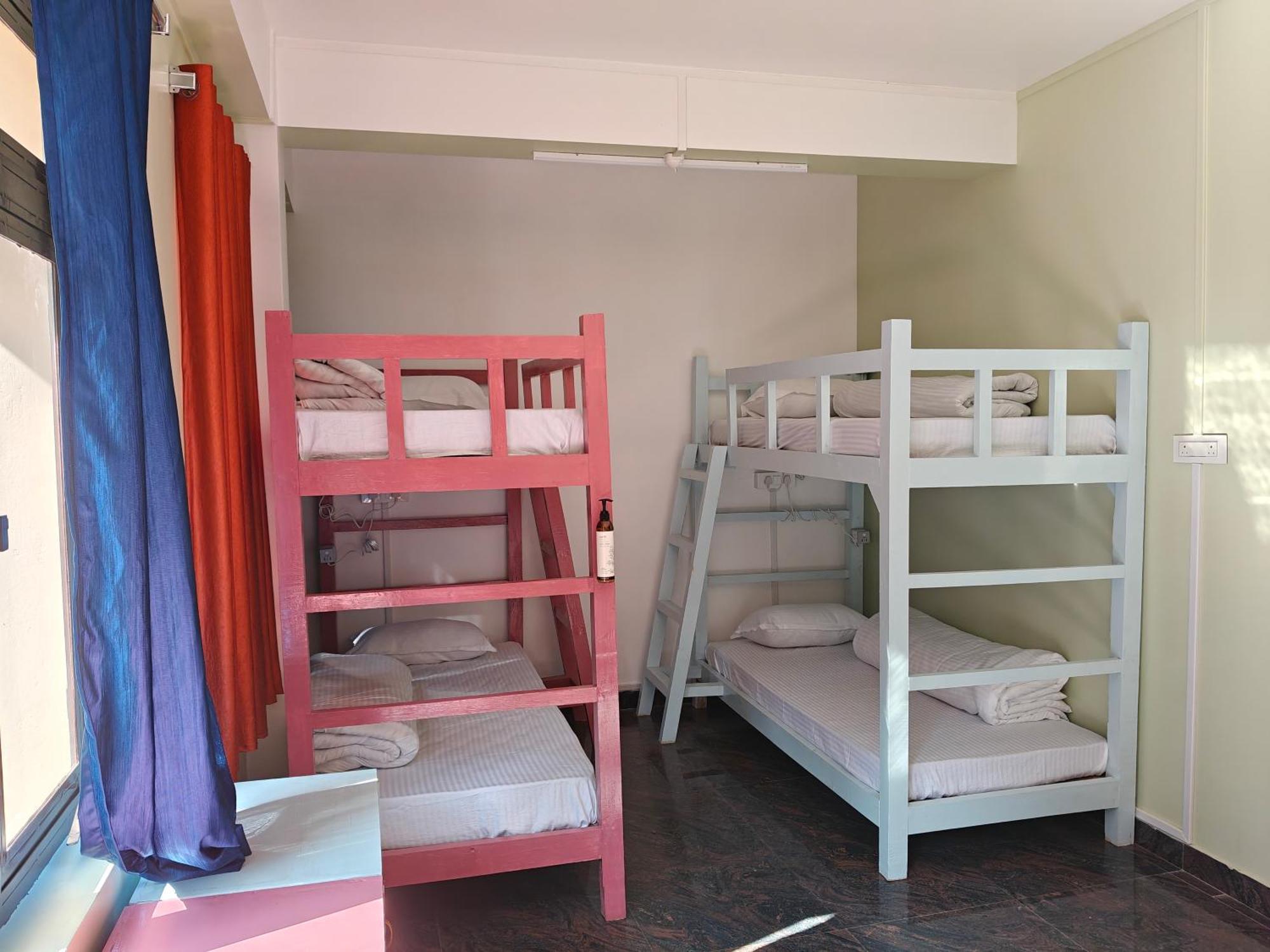 Xtsy Travellers Hostel Shillong Zimmer foto